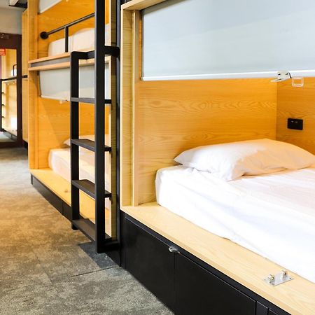 The Capsule Hotel Sidney Exterior foto