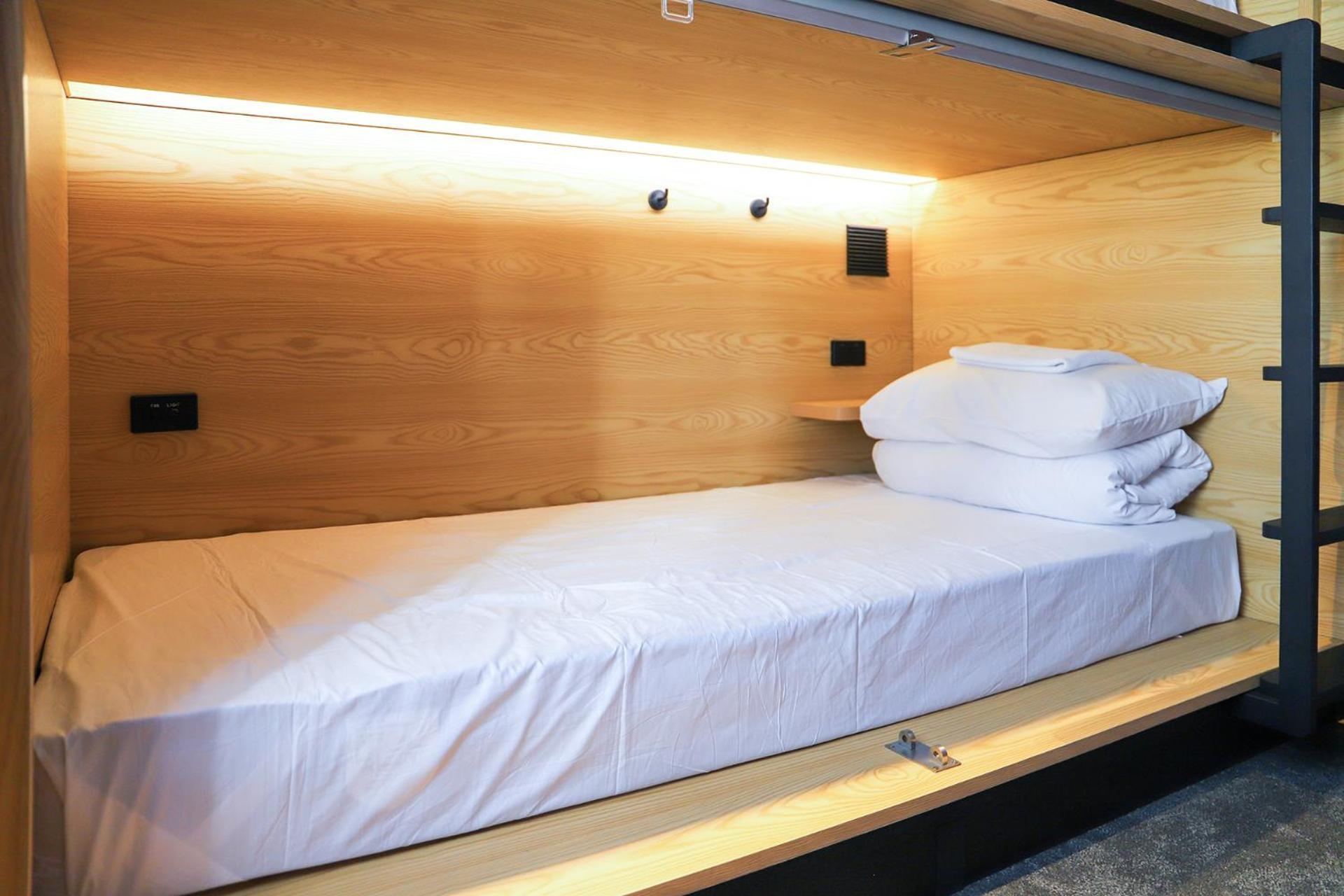 The Capsule Hotel Sidney Exterior foto